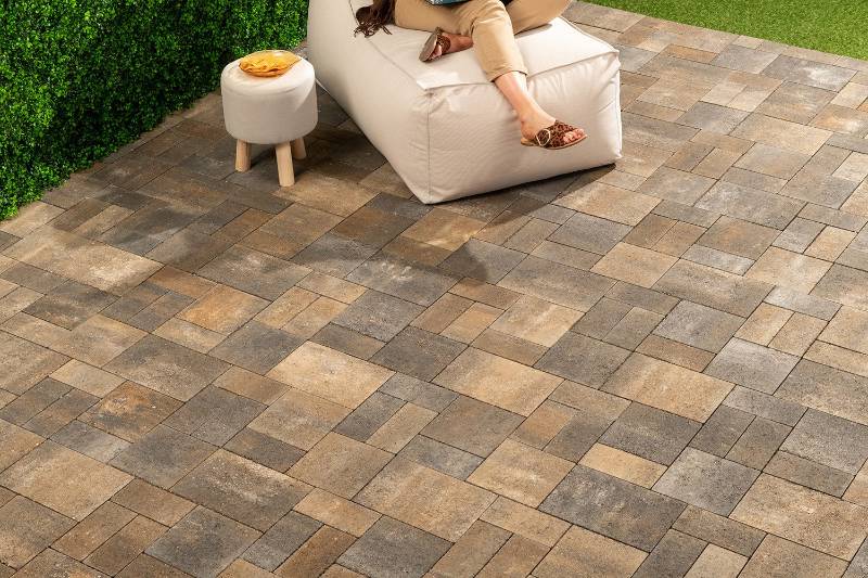Tri Stone Paving - Mixed style paving with smooth finish 