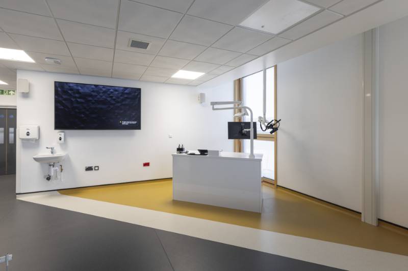 Altro floors and walls help students and patients smile