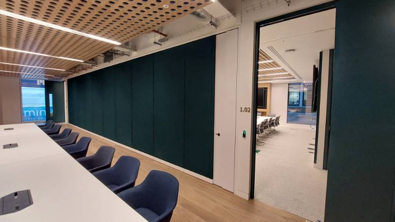 Dorma Variflex 100 Semi-automatic Moveable Wall - Aviva offices, London