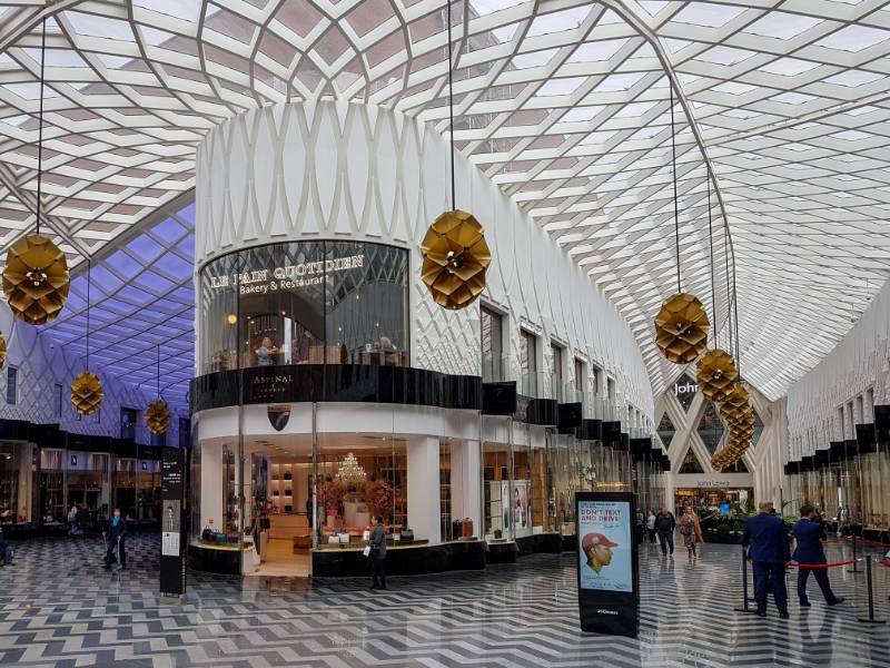 VICTORIA GATE SHOPPING CENTRE LEEDS