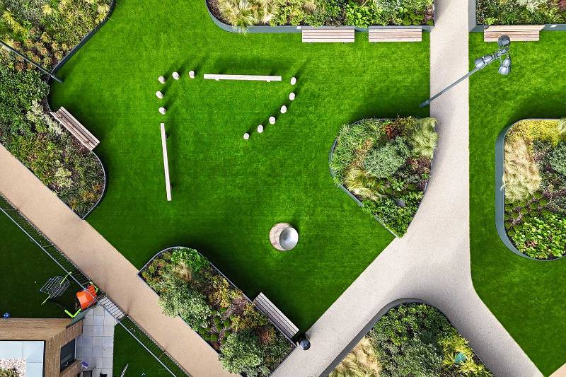 Kew Bridge Rise, Capital Interchange Way