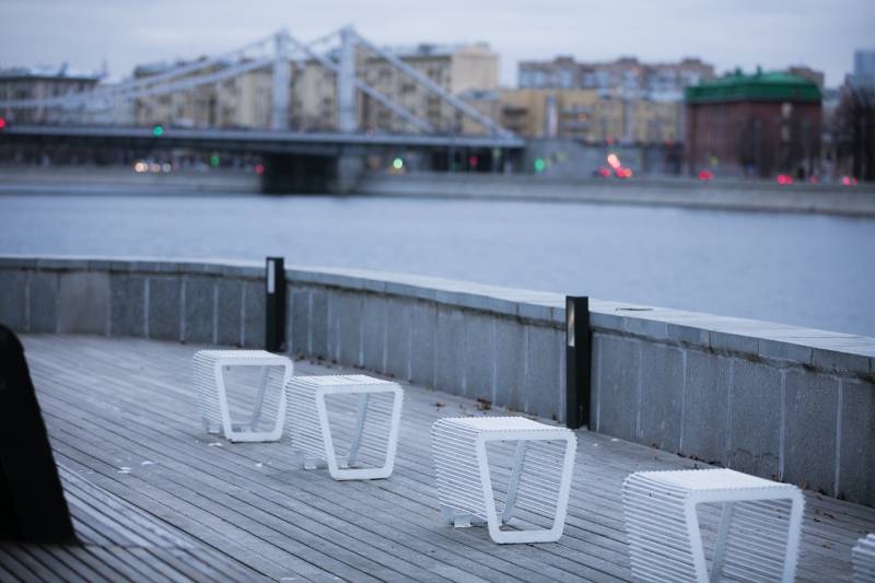 Limpido Bench - Outdoor Seating/ Benches