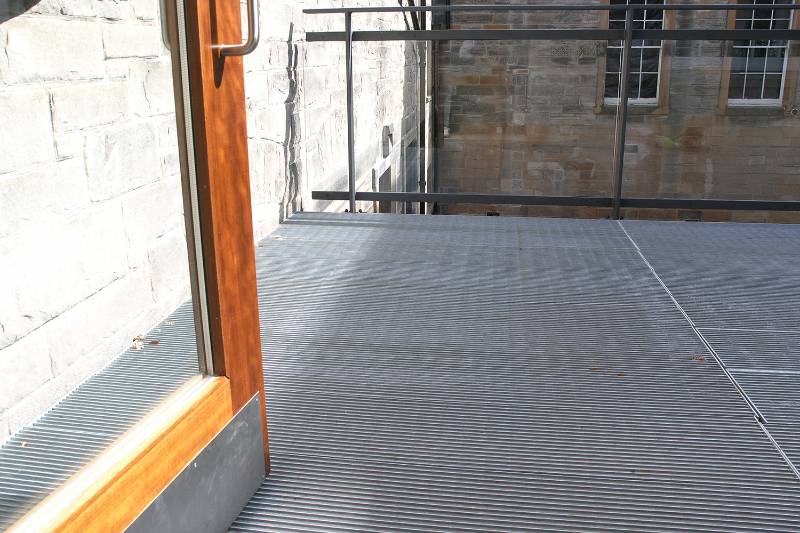 AntiVertigo Floor Grating - Steel privacy screening pedestrian floor