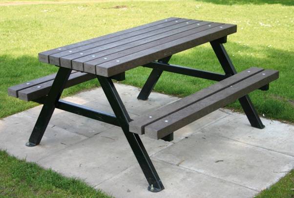 IAE Alton Recycled Plastic Picnic Table