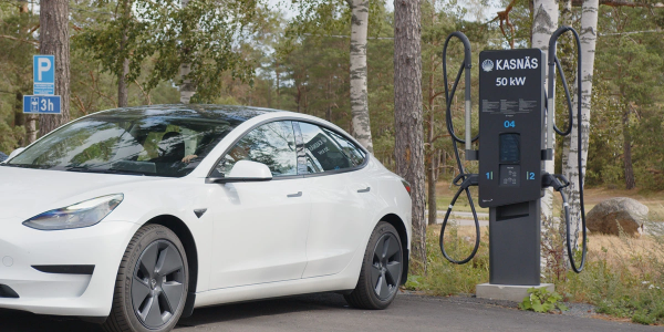 Hypercharger HYC50 julkiseen lataukseen