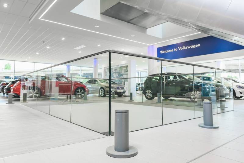 Easy Glass Slim all-glass railing - VW flagship showroom London