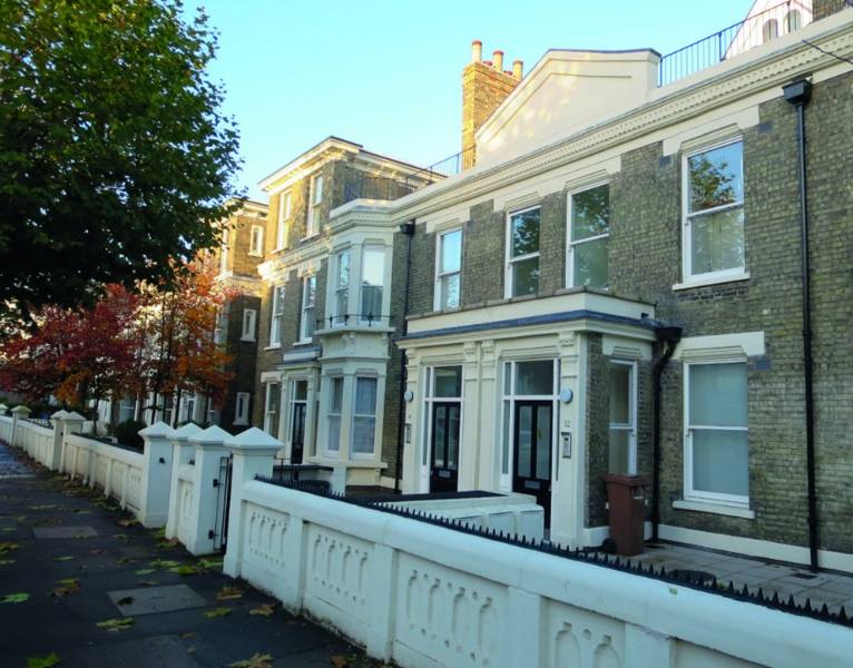 Victorian residences - Tapered flat roof