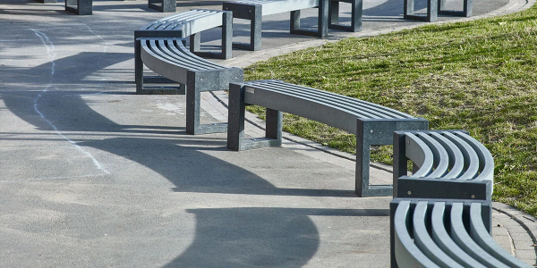 Materialer og terrassebord i 100% resirkulert plast