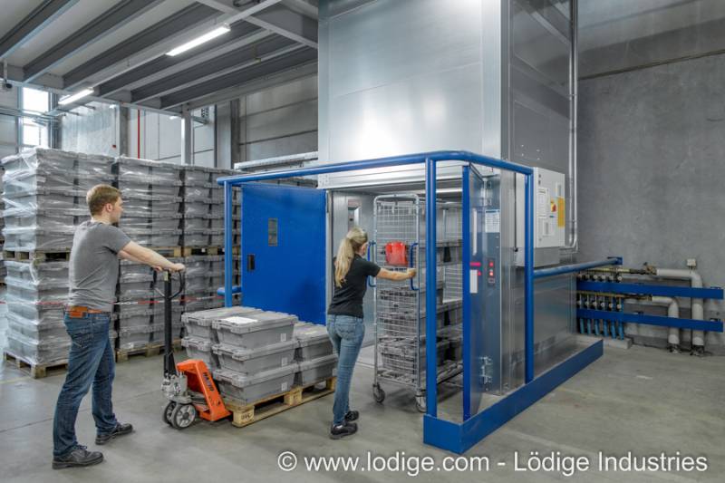 Easy installation of goods lift making transport more comfortable for German Wholesaler