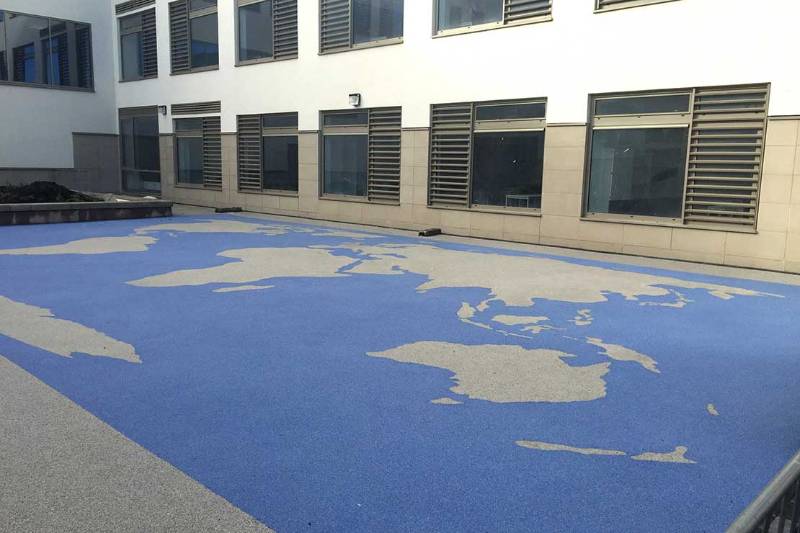 RESIN BOUND COURTYARD FEATURING WORLD MAP FOR PORTOBELLO SCHOOL