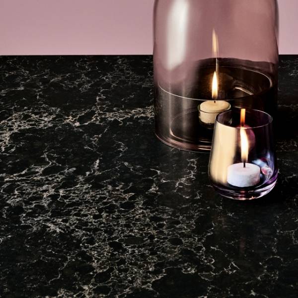 5100 Vanilla Noir - Engineered Quartz Surface