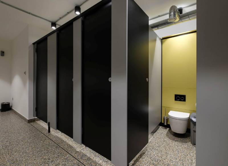 Aria Toilet Cubicles