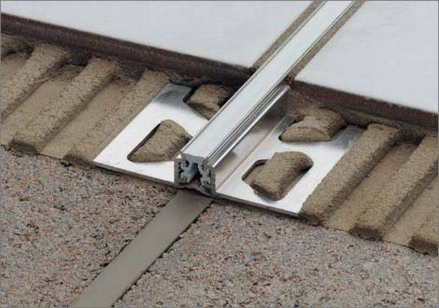 Schlüter®-DILEX-AKWS - Movement joint for tile and stone