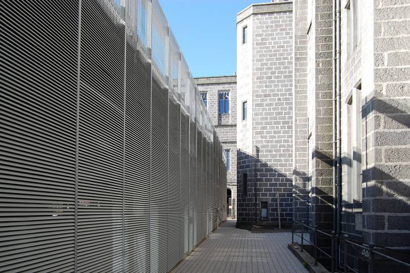 Italia-80 Cladding and Screening  - Steel Louvre Protective Privacy Screen