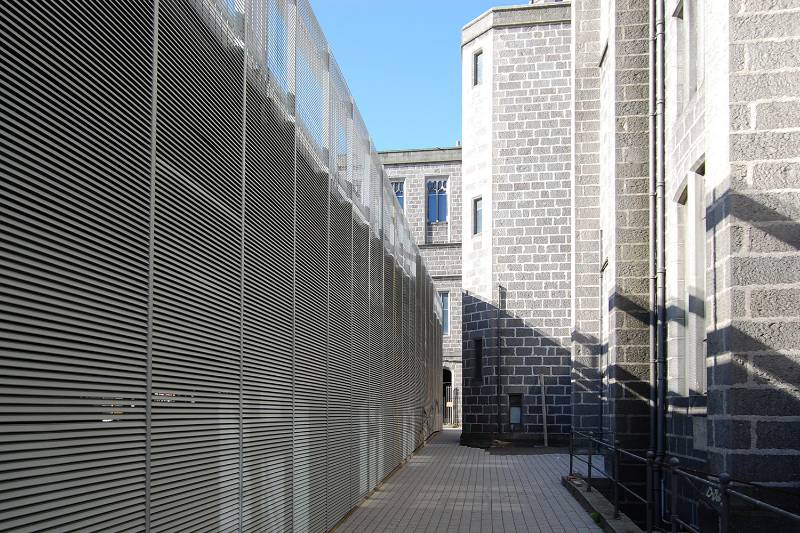 Italia-80 Cladding and Screening - Steel Louvre Protective Privacy Screen