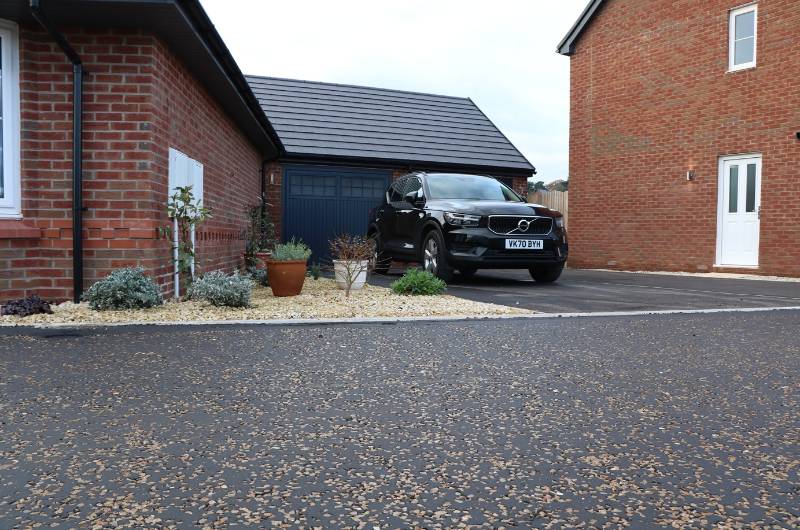 A Timeless Surface Solution for Arterial Roads