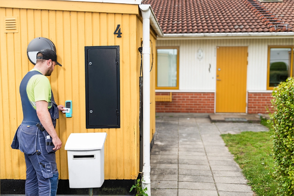 Motorvred och kortläsare ROT - Elektroniskt Passersystem
