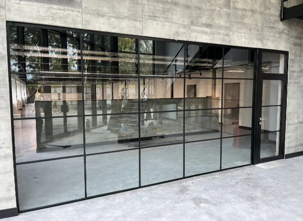 Lusso 25FR - Fire Rated Relocatable Glass Partitions