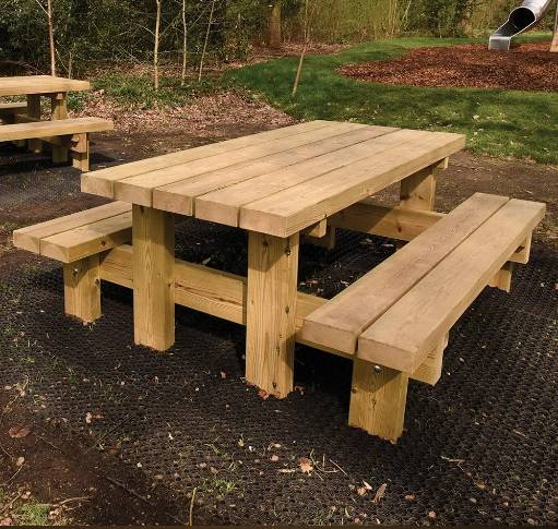 Land Picnic Bench