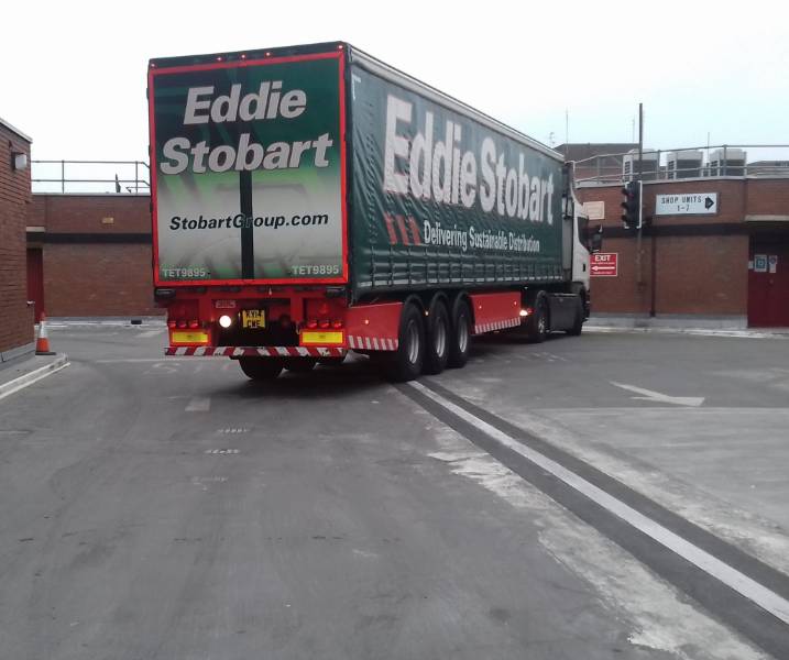 Emseal SJS System solves leaking deck expansion joint problems for the Elmsleigh Shopping Centre at
Staines in Middlesex