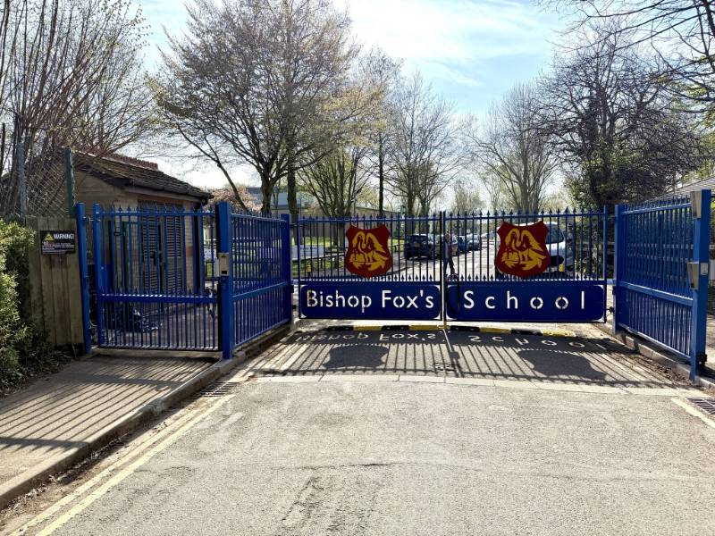 Automatic Swing Gate Installation with Bespoke Crest Detailing