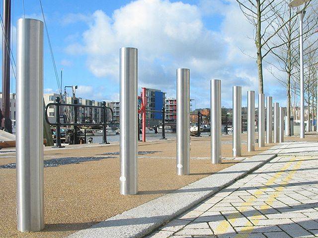 Zenith Carbon Steel Bollard