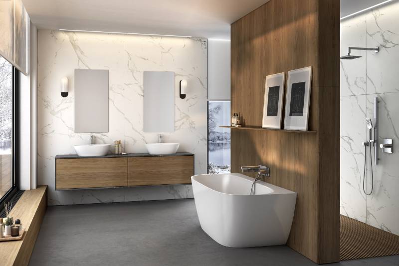 Lussari Back-to-Wall Bath