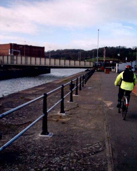 ASF 107 Post and Rail: Bristol Temple Quays