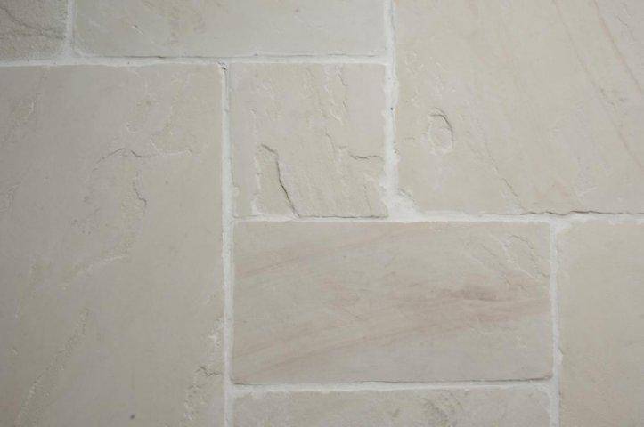 Antique Barn Cotswold Sandstone Flooring - Natural stone flooring