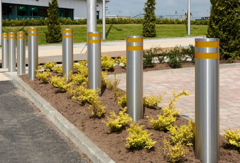 RhinoGuard®  Static 75/40 Bollard - Bollard