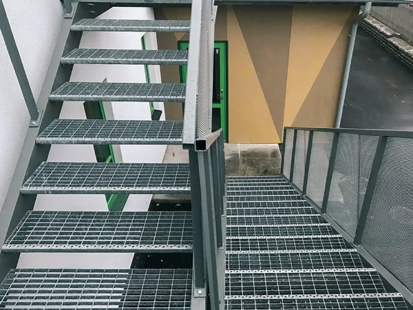 Tasoritilät ja porrasaskelmat