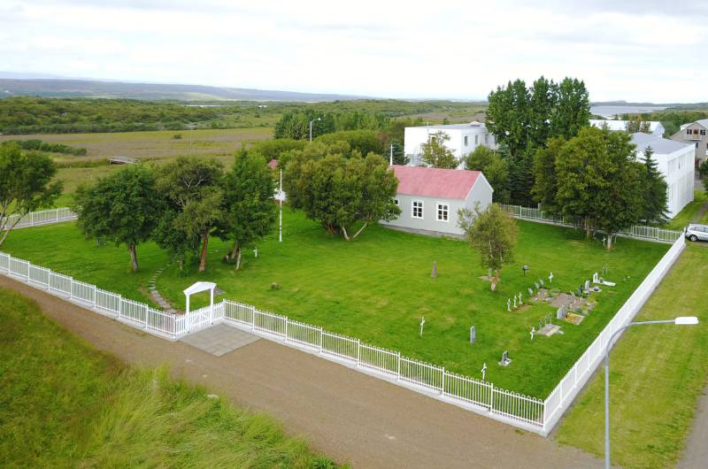 Bespoke Bow Top fencing provides demarcation for church in East Iceland