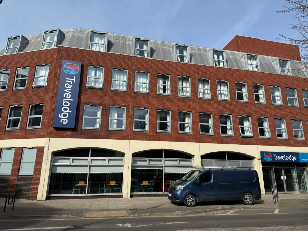Travelodge, Norwich: Halo System 10 Casement with Feinstruktur Foil