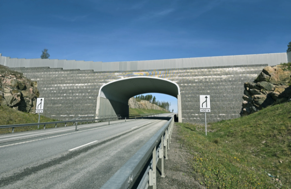 Kivikoriratkaisu, tukimuuri