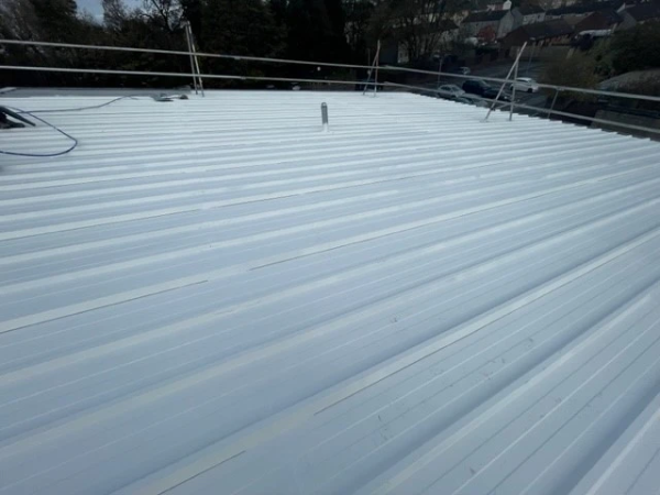 Elasto-Kote metal roof refurbishment 2,000m2