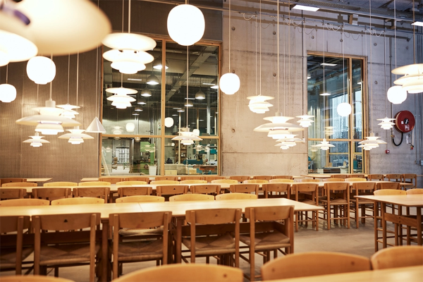 Brandglas med akustiska lösningar till Danmarks nya arkitektskola, NEW AARCH