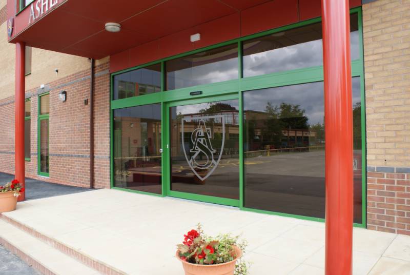 Kestrel Aluminium. Case Study: Ashlawn School, Rugby