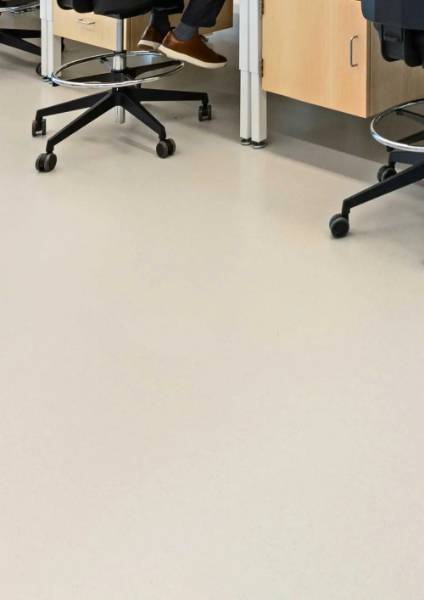 Zeus Ant 48 Tile - Dissipative Rubber Flooring Tile