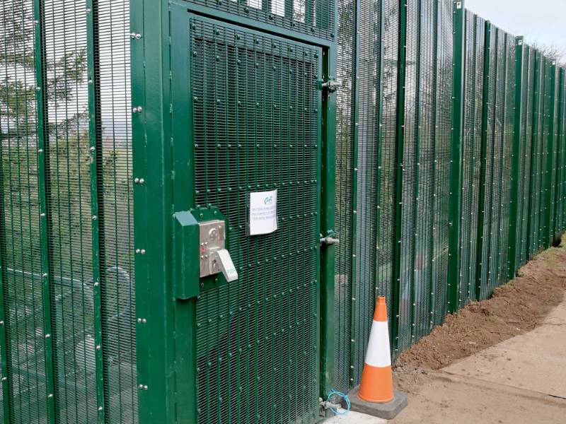 CLD LockMaster SR3 Panic Out Security Gate - Security Gate 