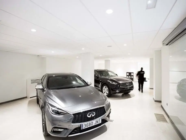 Infiniti Car Dealership