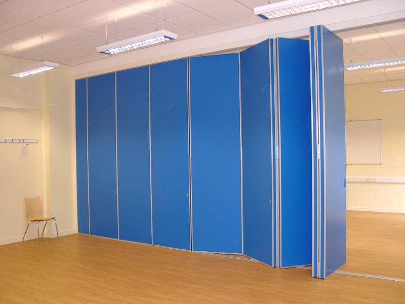 Type 200 sliding folding acoustic partition Movawall Systems Ltd
