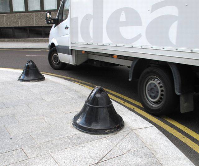 Bell® Traffic Bollard