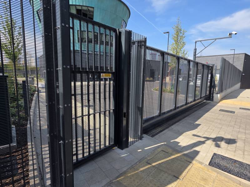 Silver Town Tunnel, Security Gates