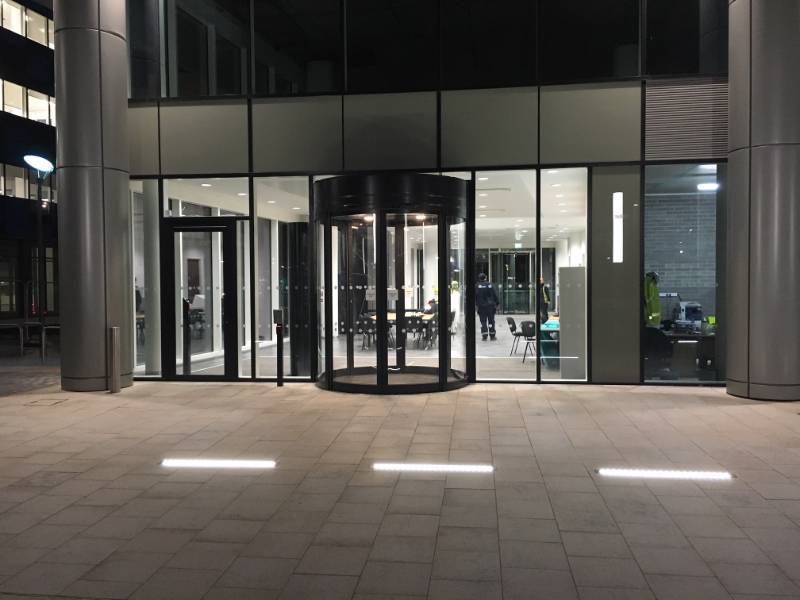Automatic Sliding Door - ASSA ABLOY SL530 CMD Curved and Circular