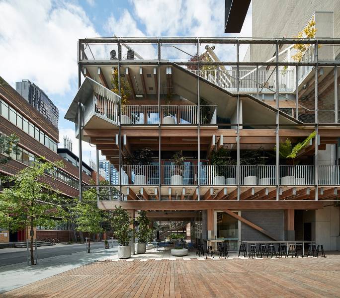 Victorian ash glue-laminated members featured in RMIT's Garden Building