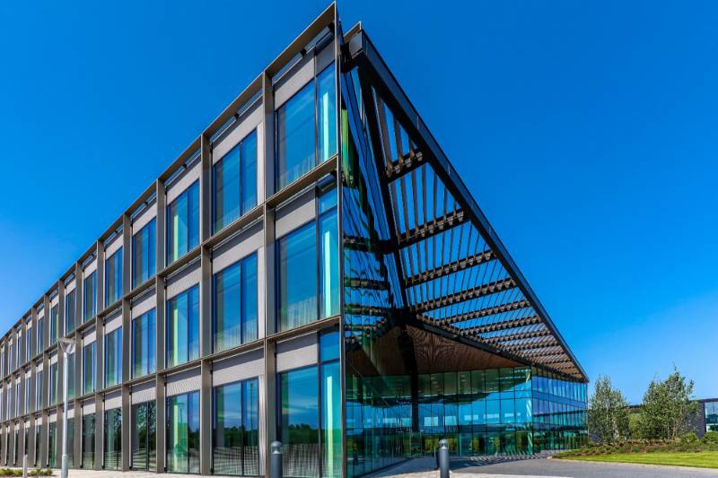 Collaboration is the key to success on
brise soleil project at Oxford Science Park
