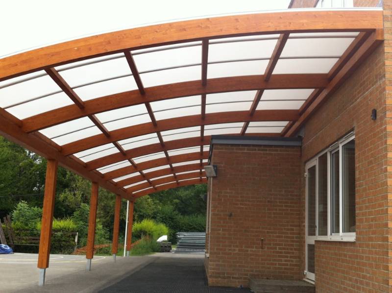 Tarnhow Curved Wall Mounted Glulam Timber Canopy