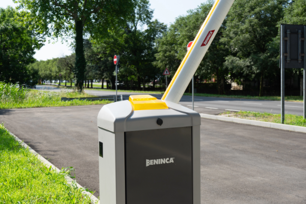 Elektrisk Bom EVA 5-8m - Elektriske Bommer 