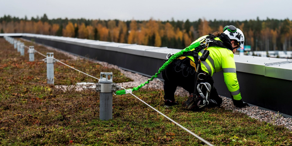 Käyttäjäystävällinen turvavaijerijärjestelmä takaa turvallisen työskentelyn katolla