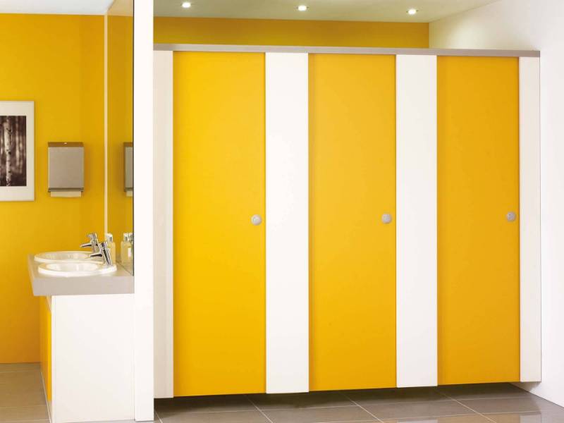 V1 | Award - Toilet Cubicle